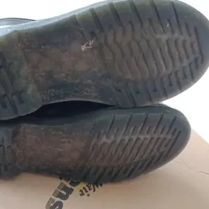 Kids size 2 Dr Martens boots black - Image 3