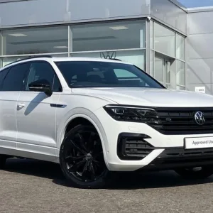 2022 Volkswagen Touareg V6 Black Edition