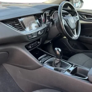 2017 Vauxhall Insignia 1.6 Turbo D ecoTec [136] Design Nav 5dr Hatchback Diesel Manual - Image 2