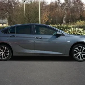 2017 Vauxhall Insignia 1.6 Turbo D ecoTec [136] Design Nav 5dr Hatchback Diesel Manual - Image 4