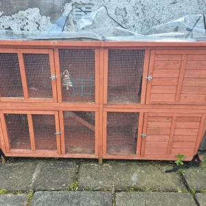 Maple Manor rabbit hutch with cover