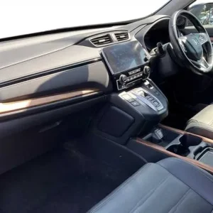 2020 Honda CR-V Hybrid Estate - Image 2
