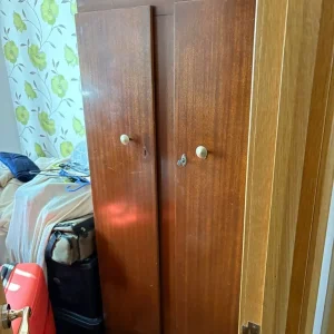 Single wardrobe