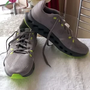 Gents DQ Trainers Size 9½ Grey with Fluorescent Trim and soles - Image 4