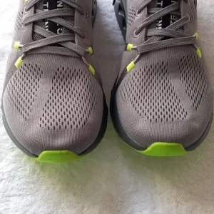 Gents DQ Trainers Size 9½ Grey with Fluorescent Trim and soles - Image 5