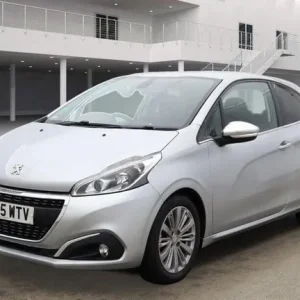 2015 Peugeot 208 1.2 PureTech Allure Euro 6 3-door Hatchback - Image 2
