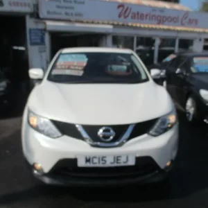 2015 Nissan Qashqai 1.2 DIG-T n-tec 2WD Euro 6 5-door hatchback petrol manual - Image 4