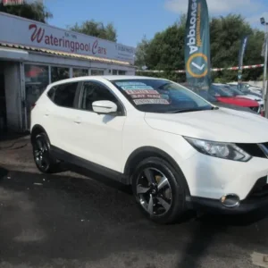 2015 Nissan Qashqai 1.2 DIG-T n-tec 2WD Euro 6 5-door hatchback petrol manual - Image 5