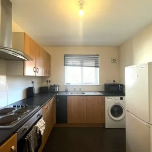 Double Room Available - Image 3