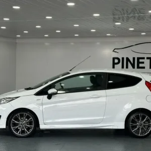 2017 Ford Fiesta 1.0T EcoBoost ST-Line Hatchback - Image 5