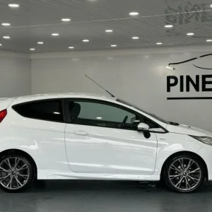 2017 Ford Fiesta 1.0T EcoBoost ST-Line Hatchback - Image 6