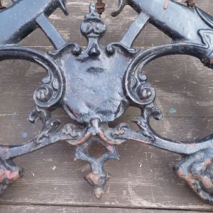 Pair of 19th century coalbrookdale style cast iron table ends - Image 4