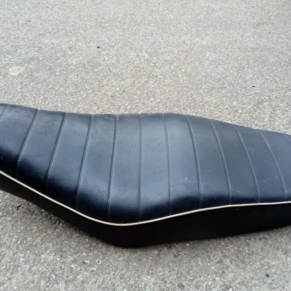 Kawasaki W650 seat