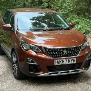 2017 Peugeot 3008 1.2 PureTech Allure 5-door Hatchback - Image 4