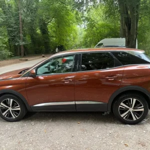 2017 Peugeot 3008 1.2 PureTech Allure 5-door Hatchback - Image 5