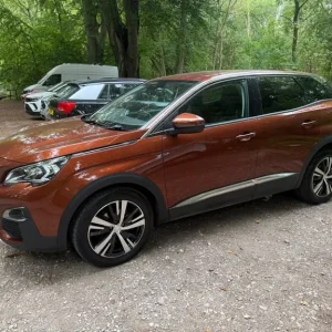 2017 Peugeot 3008 1.2 PureTech Allure 5-door Hatchback - Image 6
