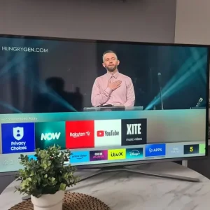 Samsung 43 Inch Smart 4K UHD HDR LED TV with WiFi, Freeview HD, TVPlus - Image 2