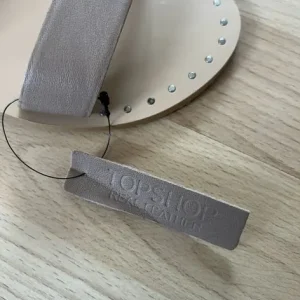 New shoes and clothes with tags - Image 6