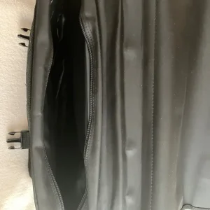MESSENGER SHOULDER BAG BRAND NEW - Image 3