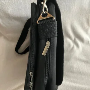 MESSENGER SHOULDER BAG BRAND NEW - Image 6