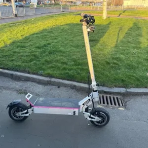 Solar Hyperion 65mph 72v scooter - Image 3