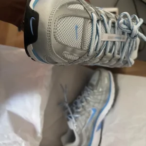 Grey and blue metallic p6000 - Image 6