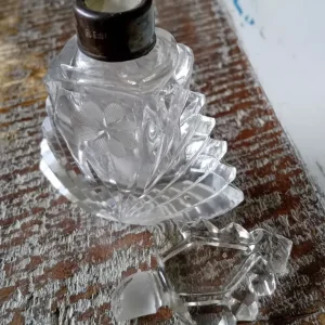Antique perfume bottle - Image 2