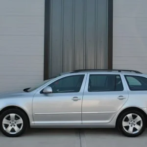 2012 Skoda Octavia 1.6 TDI Elegance DSG Estate - Image 3