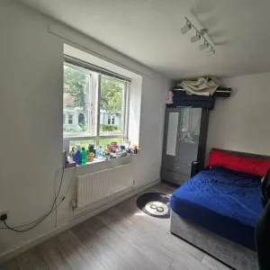 DOUBLE ROOM IN A FURNISHED FLAT WITH GARDEN AND BALCONY - Image 2
