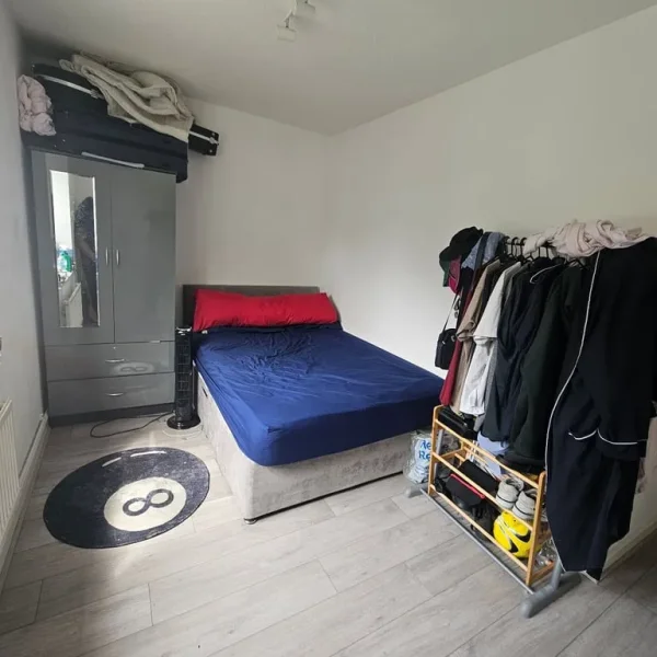 DOUBLE ROOM IN A FURNISHED FLAT WITH GARDEN AND BALCONY