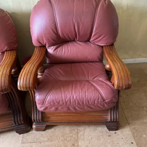 Leather 2 seater sofa and 2 chairs - Image 2