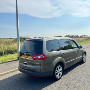 Ford Galaxy Titanium 7-seater 2011 manual - Image 2