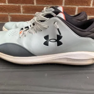 Golf shoes