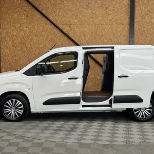 2020 Vauxhall Combo 1.5 Turbo D Sportive Panel Van - Image 2