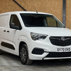 2020 Vauxhall Combo 1.5 Turbo D Sportive Panel Van - Image 6