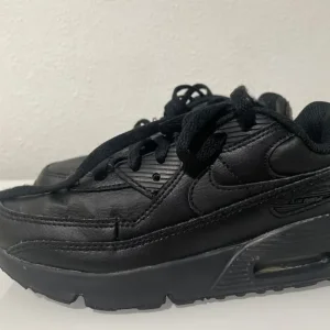 Genuine Nike trainers 2 1/2 - Image 2