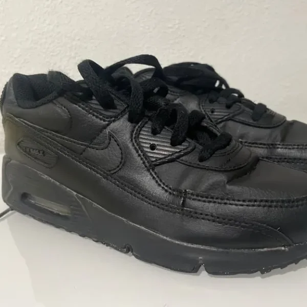 Genuine Nike trainers 2 1/2