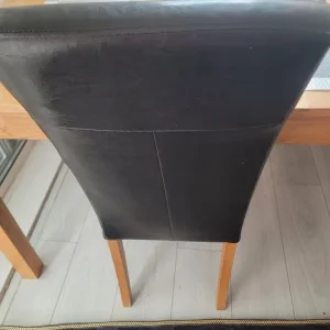 Woden dining table and 4 black chairs - Image 3