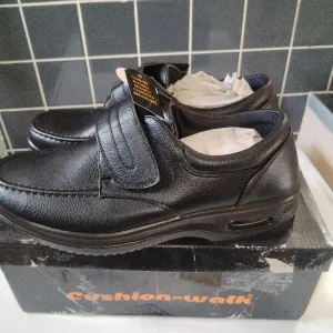 Mens shoes size 9 - Image 2