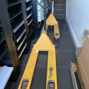 Pallet Trucks 2200 Kg