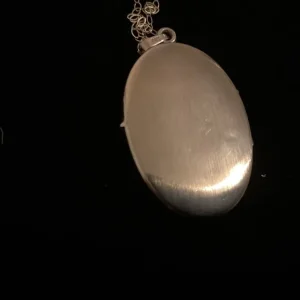 9ct yellow gold locket - Image 4