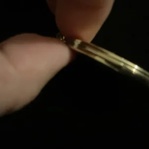 9ct yellow gold locket - Image 5
