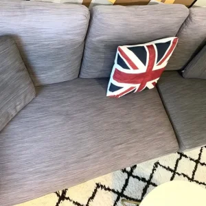 Oslo sofa with UK flag pillow - Image 3