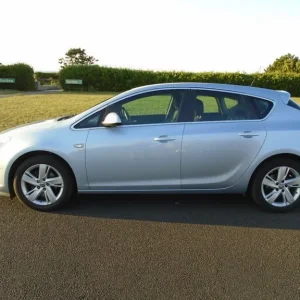 2015 VAUXHALL ASTRA SRI - Silver - 1.7 CTDI - 6 Speed - Image 4