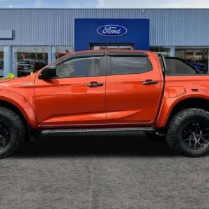 2023 Isuzu D-Max 1.9 Arctic Double Cab 4x4 Auto - Image 6