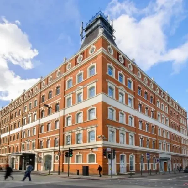 6 to 150 Person Private Office Suites to rent in Calne, Wiltshire