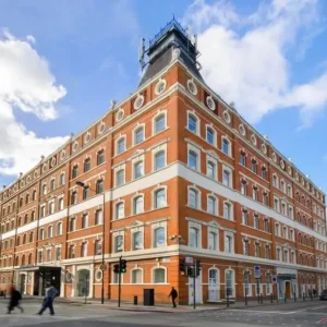 6 to 150 Person Private Office Suites to rent in Calne, Wiltshire