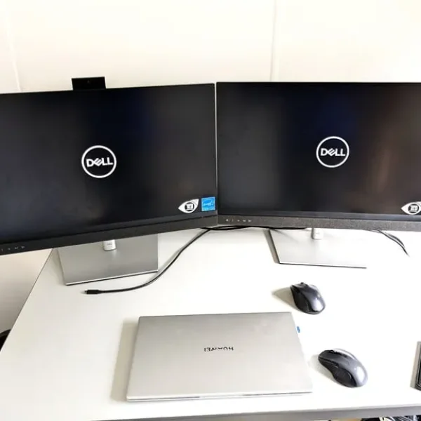 Dell 27 Inch QHD IPS Monitor with Webcam and Speakers