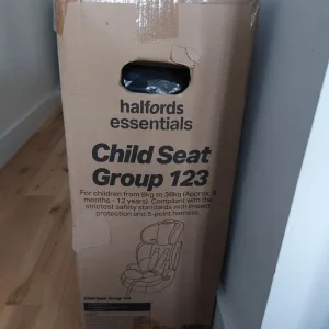 Halfords child car seat - Image 2