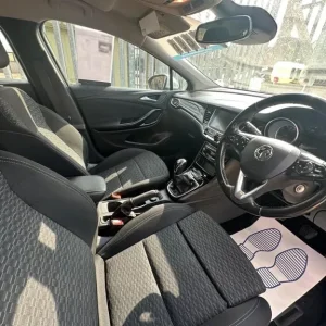 2019 Vauxhall Astra 1.0i Turbo ecoTEC SRi Nav Euro 6 5-door hatchback - Image 4